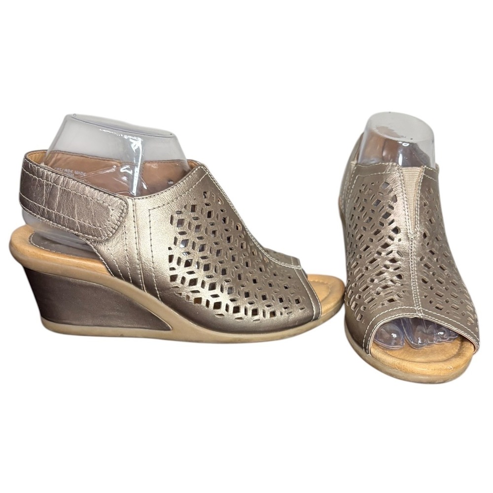 Earth Platinum‎ Cascade Wedge Laser Cut Sandals Women's Size 8.5D Wide